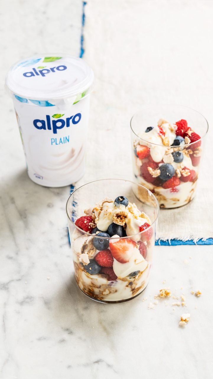 86E55974-C99D-4ADD-B48AEF5DF1D23B35<br>A_Product_NA_Master_ProductPic_Image_VeganEtonMess_9x16__PBAY_NA_Soy_NA_Pot_500g_LR_.tif